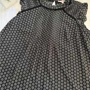 LOFT Monochrome Floral Blouse